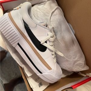 Nike Women's Court Legacy Lift Platform